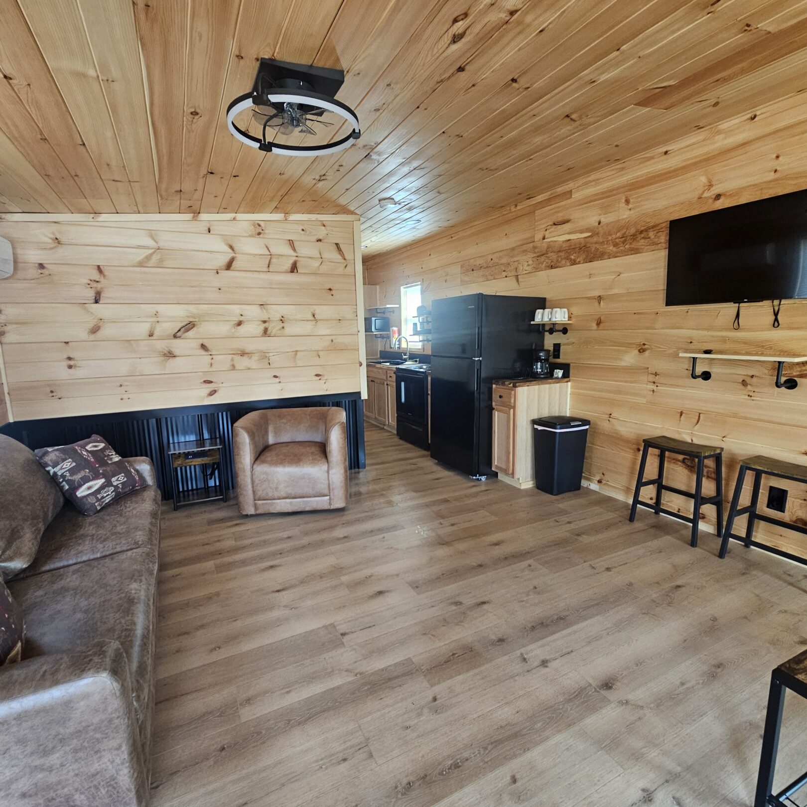 Bearly Behaving Cabin